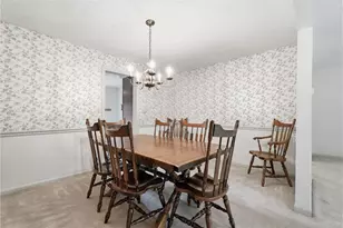 670 Woodcrest Dr, Robinson Twp, PA 15205 - Photo 12