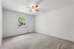 670 Woodcrest Dr, Robinson Twp, PA 15205 - Photo 28