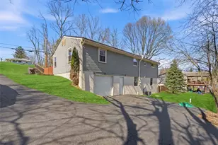 181 Foxwood Rd, Moon/Crescent Twp, PA 15108 - Photo 32