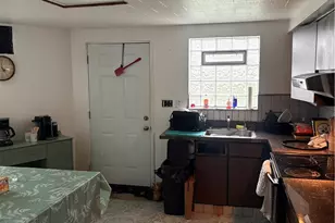 427 Oak Alley, McKees Rocks, PA 15136 - Photo 2