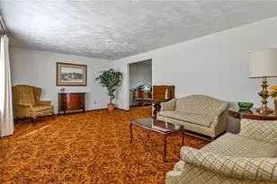 110 Weaver Dr, Pittsburgh, PA 15116 - Photo 4