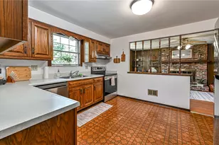110 Weaver Dr, Pittsburgh, PA 15116 - Photo 8