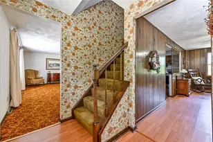 110 Weaver Dr, Pittsburgh, PA 15116 - Photo 2