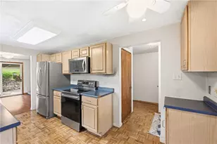 1243 Lakemont Dr, Pittsburgh, PA 15243 - Photo 12