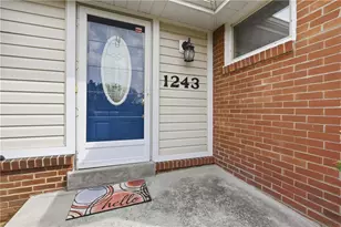1243 Lakemont Dr, Pittsburgh, PA 15243 - Photo 4