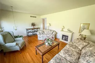 135 Mar Vel Dr, Center Township, PA 16001 - Photo 6
