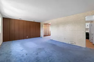 233 Laurie Dr, Pittsburgh, PA 15235 - Photo 4