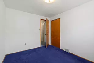 233 Laurie Dr, Pittsburgh, PA 15235 - Photo 18