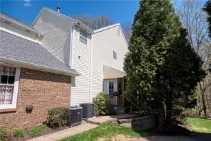 1637 St Andrews Dr, Oakmont, PA 15139 - Photo 2