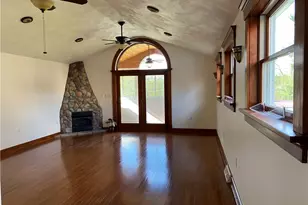 1091 Martin Ave, New Kensington, PA 15068 - Photo 4