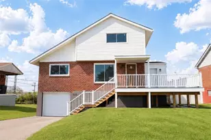 333 Meadowlark Ln, West Mifflin, PA 15122 - Photo 1