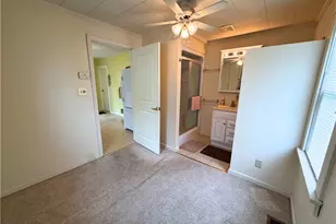 310 Oakland Ave, Grove City Boro, PA 16127 - Photo 12