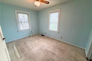 310 Oakland Ave, Grove City Boro, PA 16127 - Photo 6
