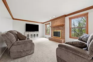 2436 Wedgewood Dr, Pittsburgh, PA 15090 - Photo 12