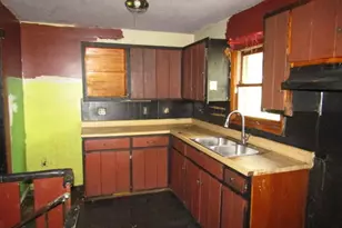 2625 Poinsettia Dr, White Oak, PA 15131 - Photo 10