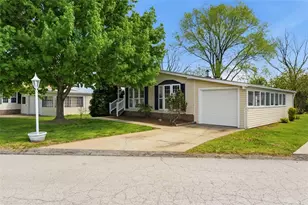 10 N Rock Lake Ct, Jackson Township, PA 16063 - Photo 2