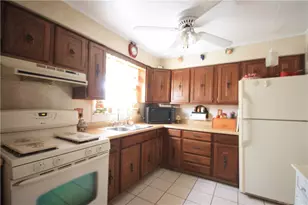 11999 Crafton Ave, Sadsbury, PA 16316 - Photo 14
