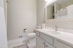 1310 Fairstead Ln, Pittsburgh, PA 15217 - Photo 24