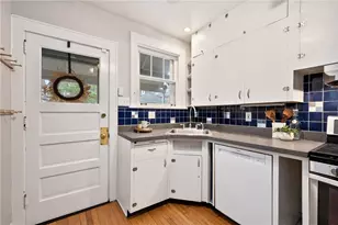 586 Celeron St, Pittsburgh, PA 15221 - Photo 14