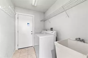 2408 Briarhill Ct, White Oak, PA 15131 - Photo 18