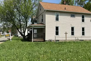 627 Raymond St, New Castle, PA 16101 - Photo 2