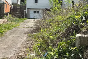 628 Forrest St, New Castle, PA 16101 - Photo 2
