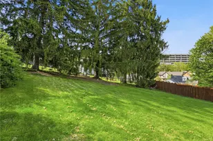 37 Pontiac Rd, Bethel Park, PA 15241 - Photo 28