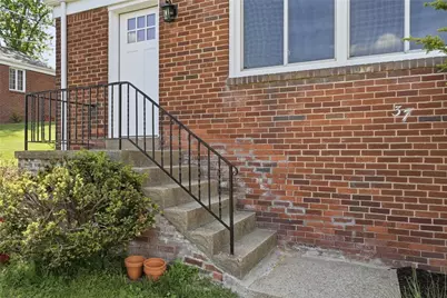 37 Pontiac Rd, Bethel Park, PA 15241 - Photo 4