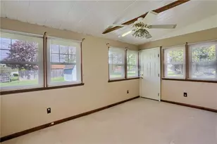 601 Lochinvar Dr, Pittsburgh, PA 15237 - Photo 10