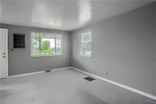 601 Lochinvar Dr, Pittsburgh, PA 15237 - Photo 8