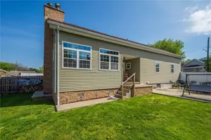 233 N 18th Ave, New Brighton, PA 15066 - Photo 16