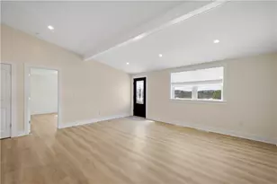 204 Buckels Ave, Houston, PA 15342 - Photo 8