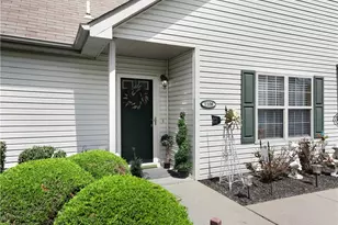1108 Timberwood Dr, Chippewa Township, PA 15010 - Photo 4