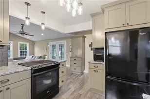 117 E Fairfield Ave, New Castle, PA 16105 - Photo 8