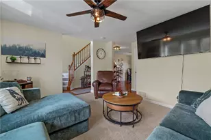 372 Cherokee Dr, Chippewa Township, PA 15010 - Photo 6