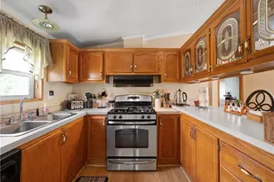 34 1st St, Ellwood City, PA 16117 - Photo 14