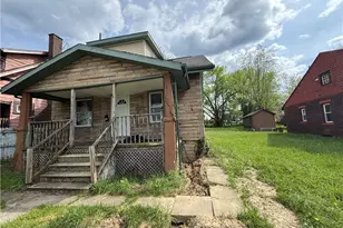 1015 Washington St, Farrell, PA 16121 - Photo 2