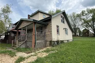 1015 Washington St, Farrell, PA 16121 - Photo 6