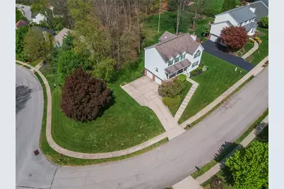 501 Saint Phillips Ct, Cranberry Township, PA 16066 - Photo 2