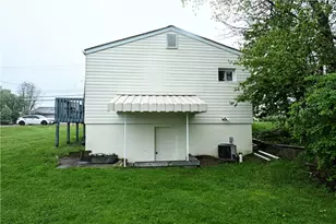 1915 Maratta Rd, Hopewell Township, PA 15001 - Photo 4