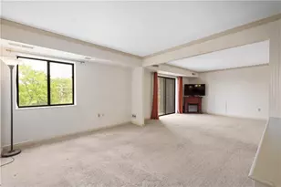 1500 Cochran Rd, Scott Township, PA 15243 - Photo 10