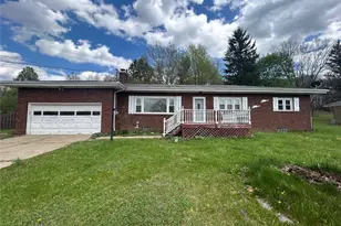 541 Morningstar Dr, Ellwood City, PA 16117 - Photo 2