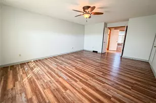 104 Dakotah Dr, Center Township, PA 16001 - Photo 26