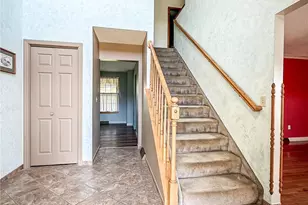 104 Dakotah Dr, Center Township, PA 16001 - Photo 2