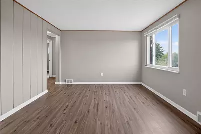 3220 Overlook Dr, Liberty Boro, PA 15133 - Photo 8