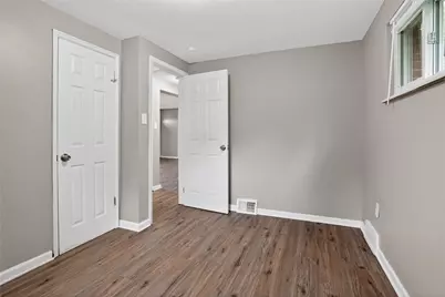 3220 Overlook Dr, Liberty Boro, PA 15133 - Photo 22