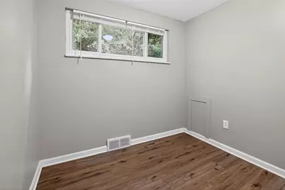 3220 Overlook Dr, Liberty Boro, PA 15133 - Photo 10