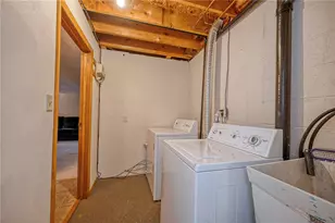 1479 Greendale Dr, Pittsburgh, PA 15239 - Photo 22