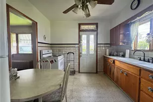 325 Crest Ave, Charleroi Boro, PA 15022 - Photo 8