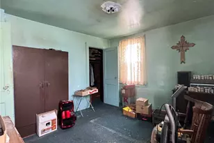 325 Crest Ave, Charleroi Boro, PA 15022 - Photo 24
